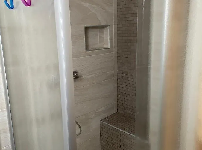 Nest & Relax 게스트하우스 4*